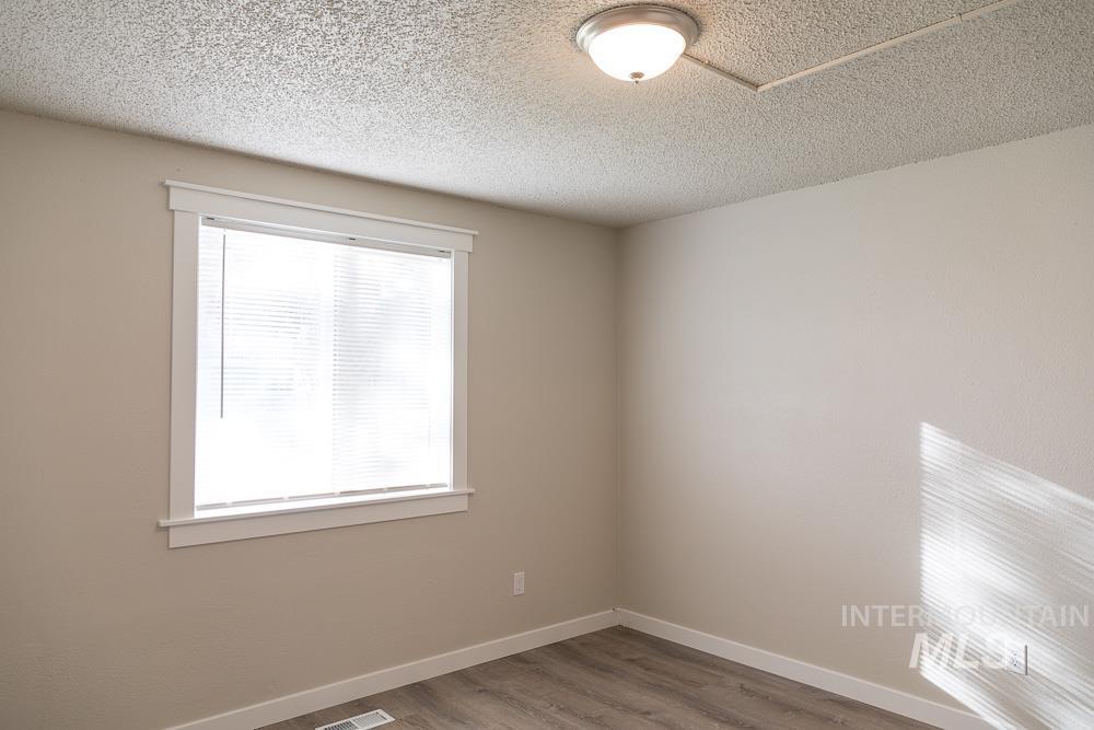 1133 Fortner #8, Ontario, Oregon 97914, 3 Bedrooms, 1 Bathroom, Rental For Rent, Price $1,555, 98951363