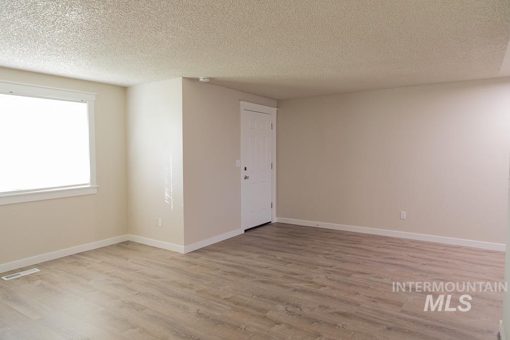 1133 Fortner #8, Ontario, Oregon 97914, 3 Bedrooms, 1 Bathroom, Rental For Rent, Price $1,555, 98951363