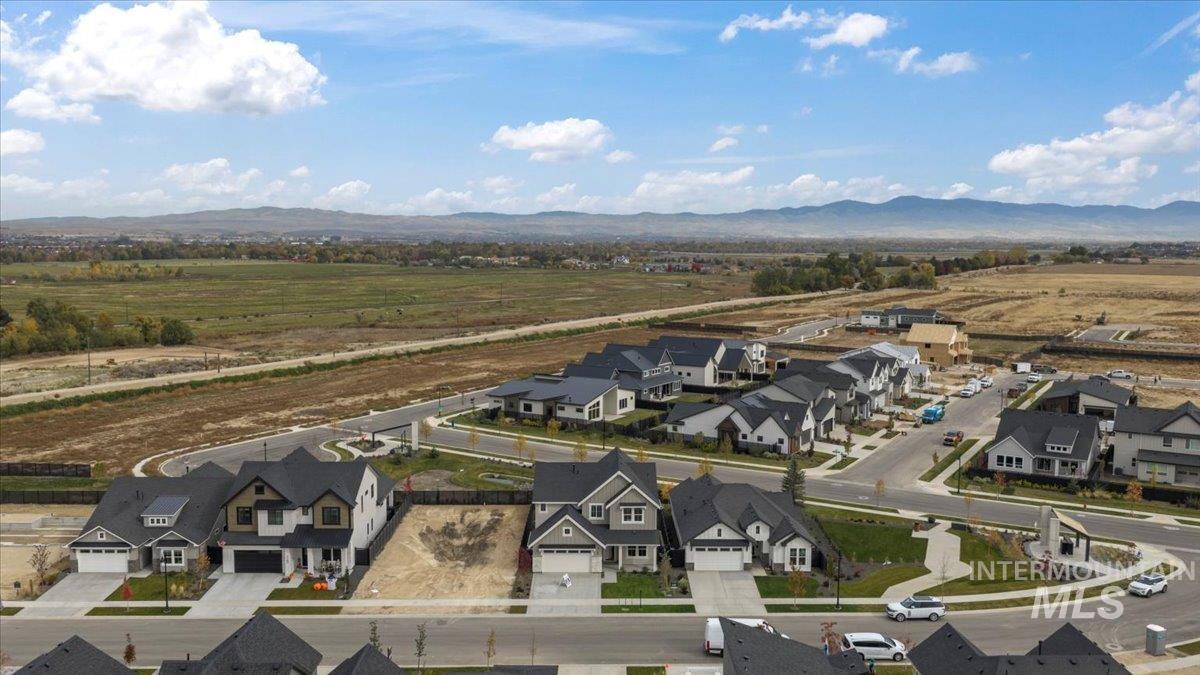 7766 W Daybreak Run Ct, Meridian, Idaho 83646, 3 Bedrooms, 2.5 Bathrooms, Residential For Sale, Price $659,900, 98951374