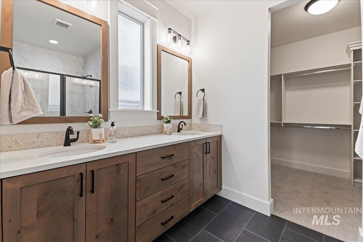 7636 W Old School St., Meridian, Idaho 83646, 3 Bedrooms, 3 Bathrooms, Residential For Sale, Price $639,900, 98951391