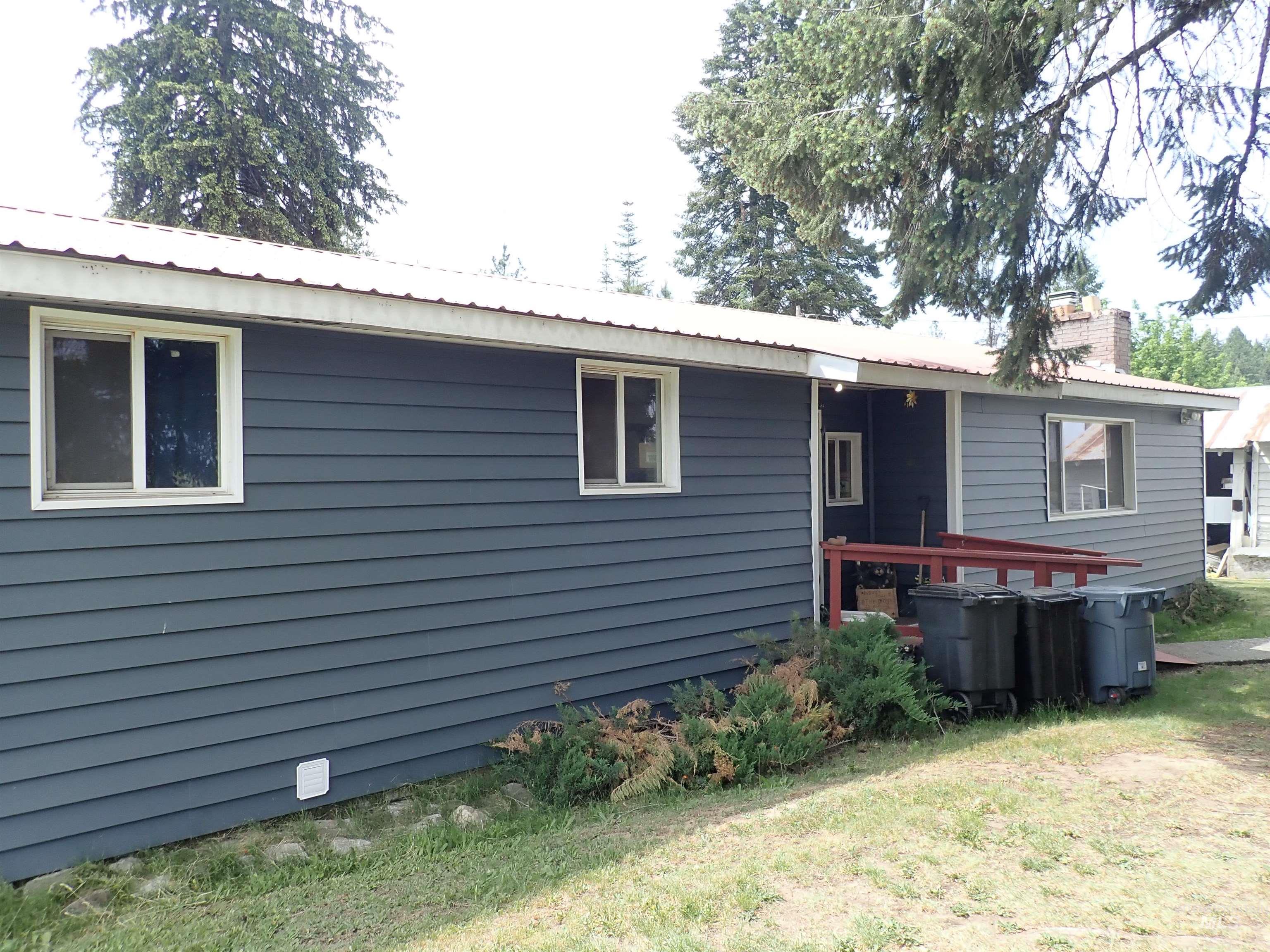 921 N Main St, Weippe, Idaho 83553, 3 Bedrooms, 2 Bathrooms, Residential For Sale, Price $300,000, 98951395