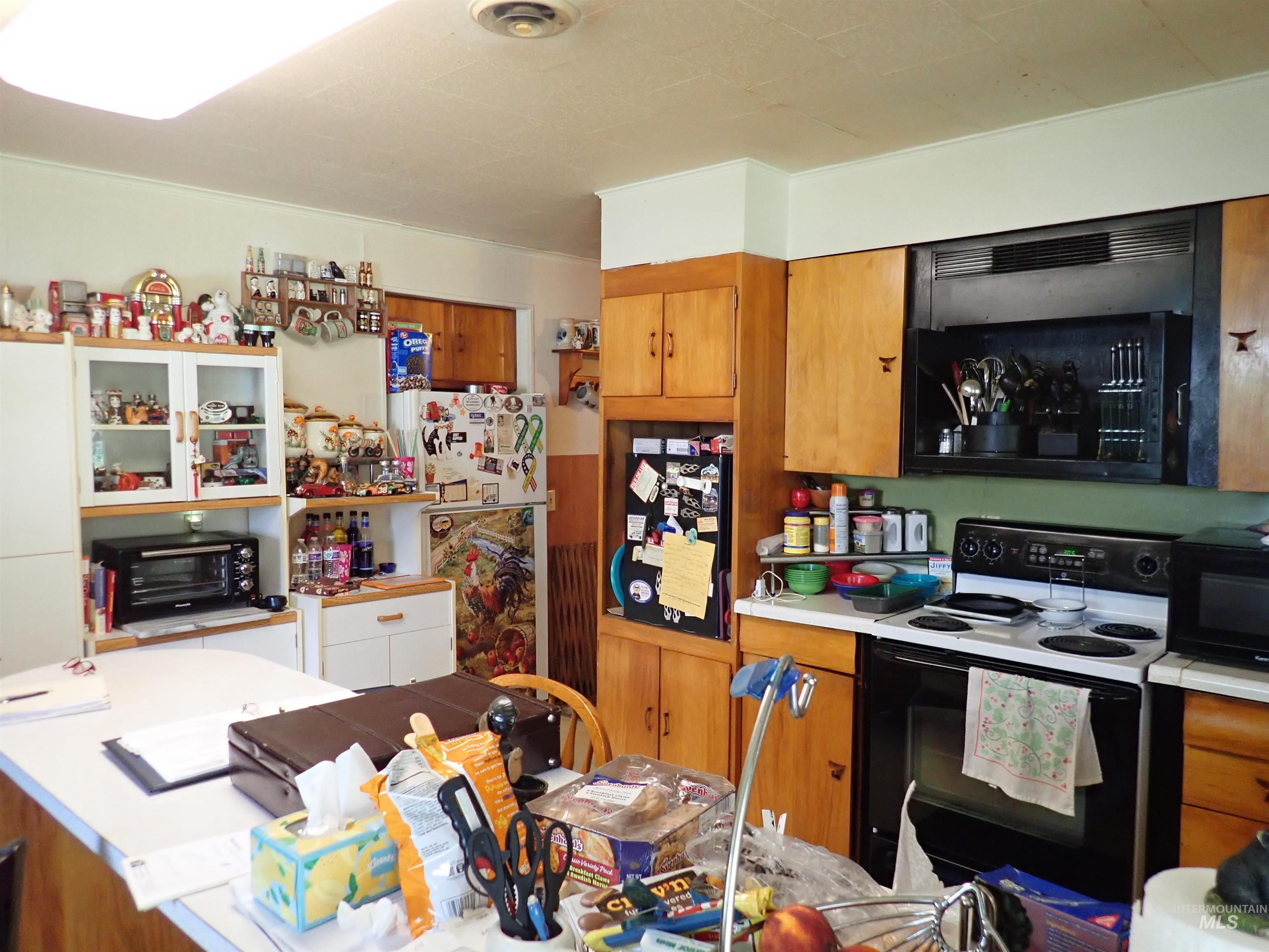 921 N Main St, Weippe, Idaho 83553, 3 Bedrooms, 2 Bathrooms, Residential For Sale, Price $300,000, 98951395