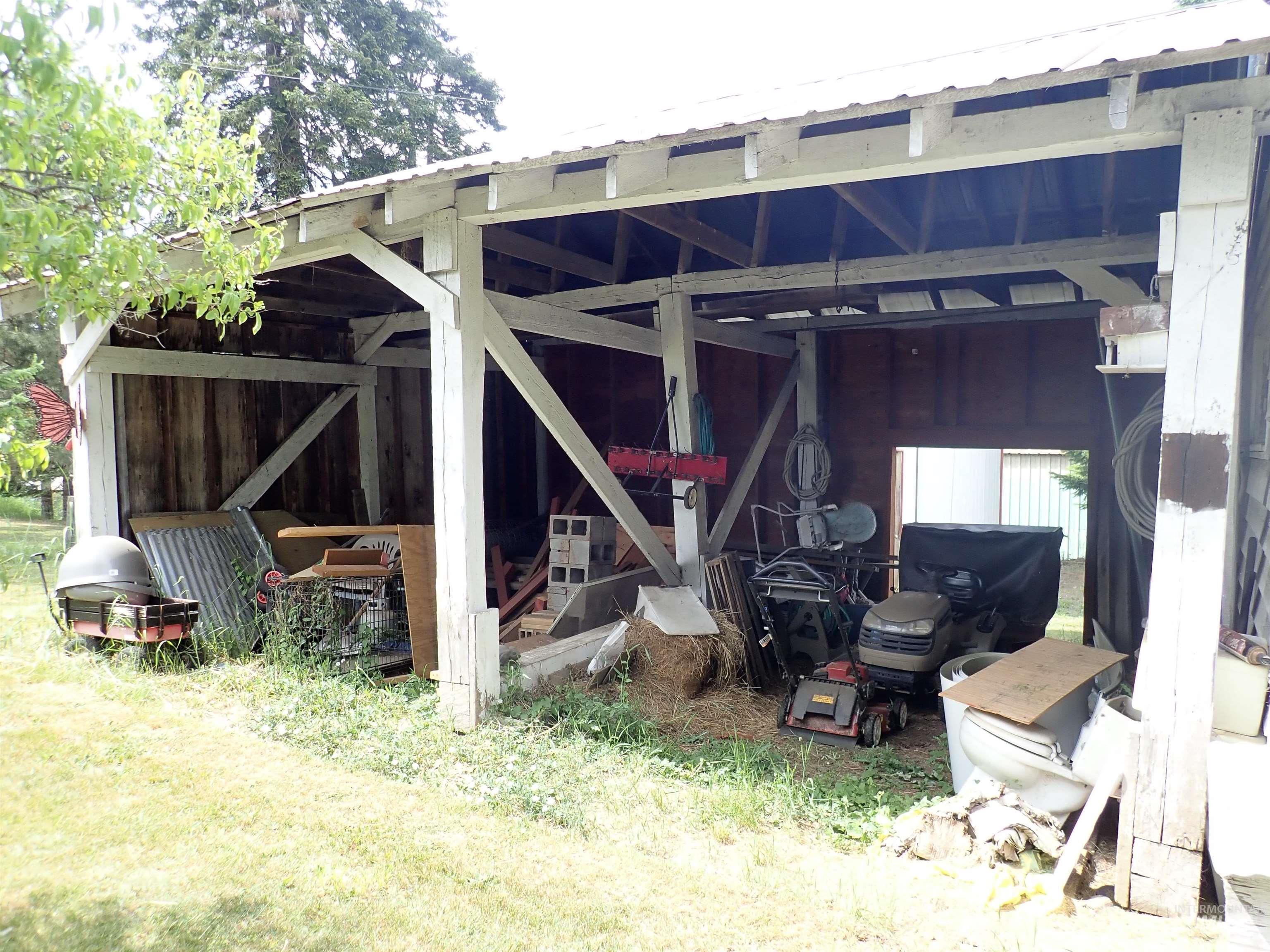 921 N Main St, Weippe, Idaho 83553, 3 Bedrooms, 2 Bathrooms, Residential For Sale, Price $300,000, 98951395