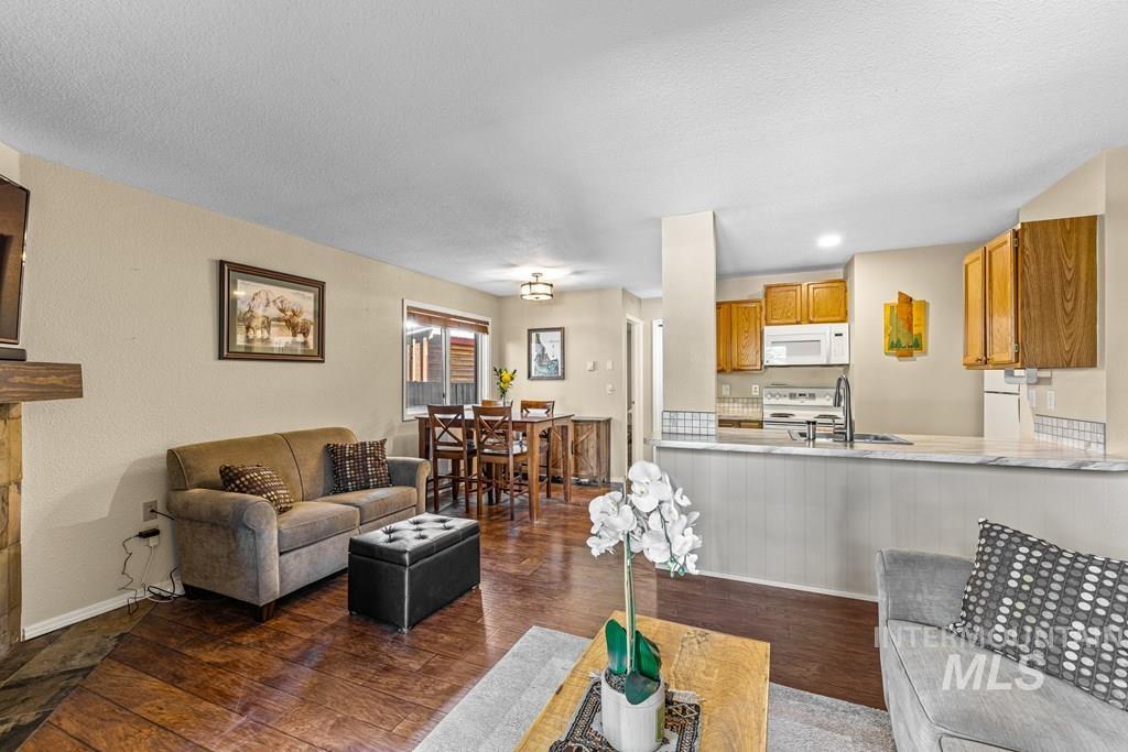 601 Hemlock St., McCall, Idaho 83638, 2 Bedrooms, 1 Bathroom, Residential For Sale, Price $439,000, 98951419