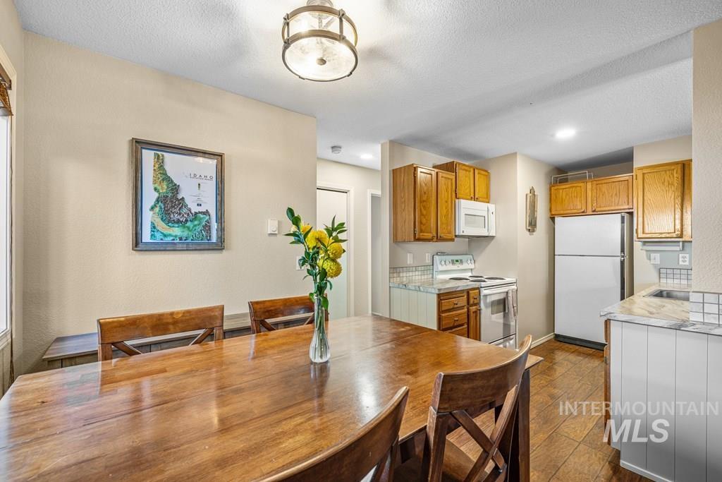 601 Hemlock St., McCall, Idaho 83638, 2 Bedrooms, 1 Bathroom, Residential For Sale, Price $439,000, 98951419