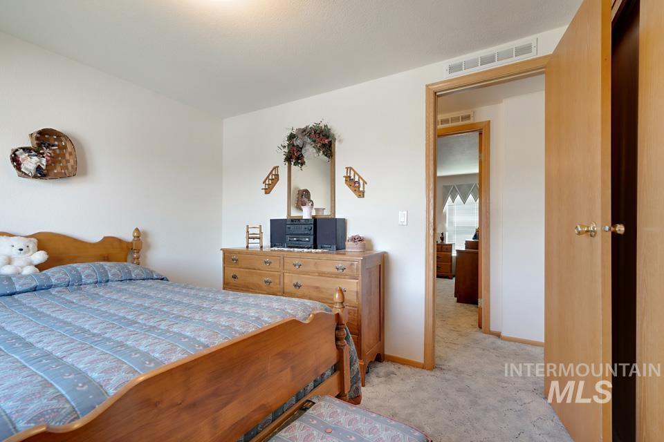 5655 SE 4th Ave., New Plymouth, Idaho 83655, 3 Bedrooms, 2 Bathrooms, Residential For Sale, Price $749,000, 98951440