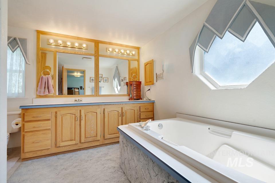 5655 SE 4th Ave., New Plymouth, Idaho 83655, 3 Bedrooms, 2 Bathrooms, Residential For Sale, Price $749,000, 98951440