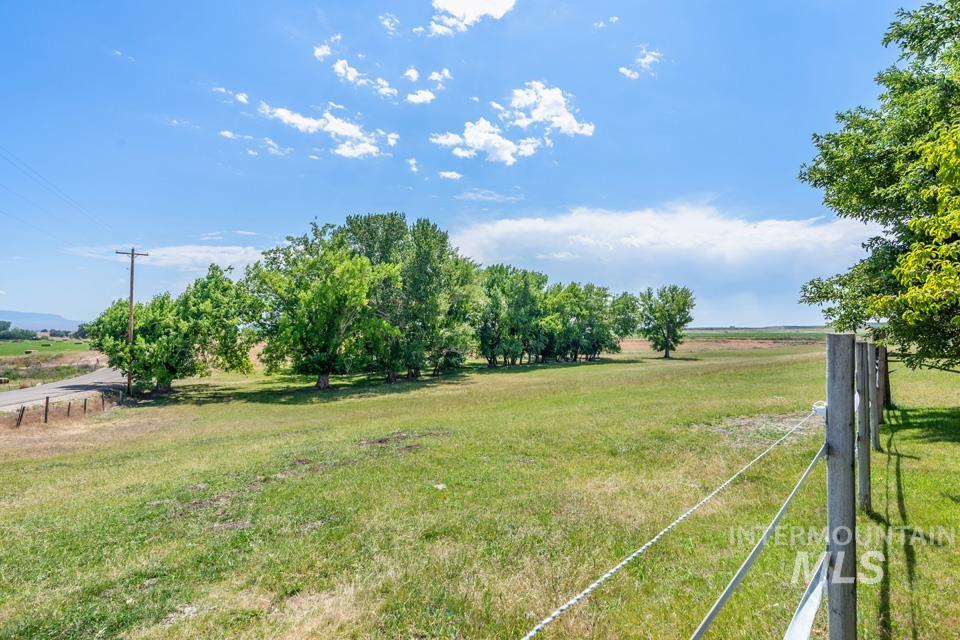 5655 SE 4th Ave., New Plymouth, Idaho 83655, 3 Bedrooms, 2 Bathrooms, Residential For Sale, Price $749,000, 98951440