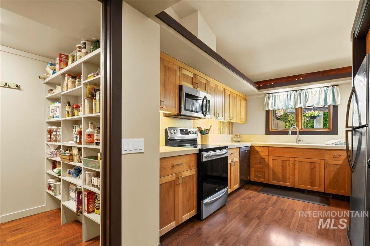 101 & 103 Minot Street, Middleton, Idaho 83644, 5 Bedrooms, 3 Bathrooms, Residential For Sale, Price $964,985, 98951464