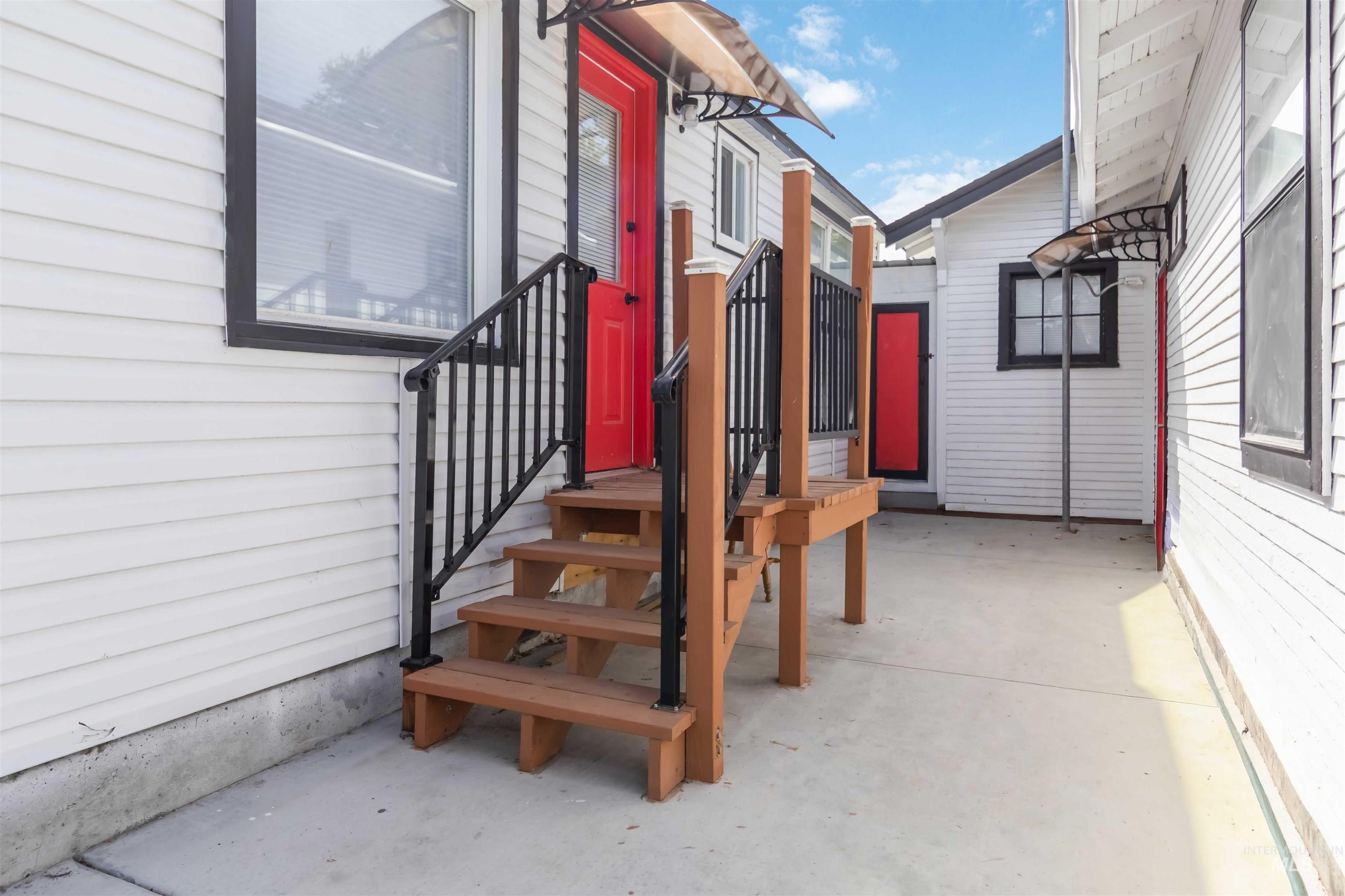 Entrance to property with a patio area