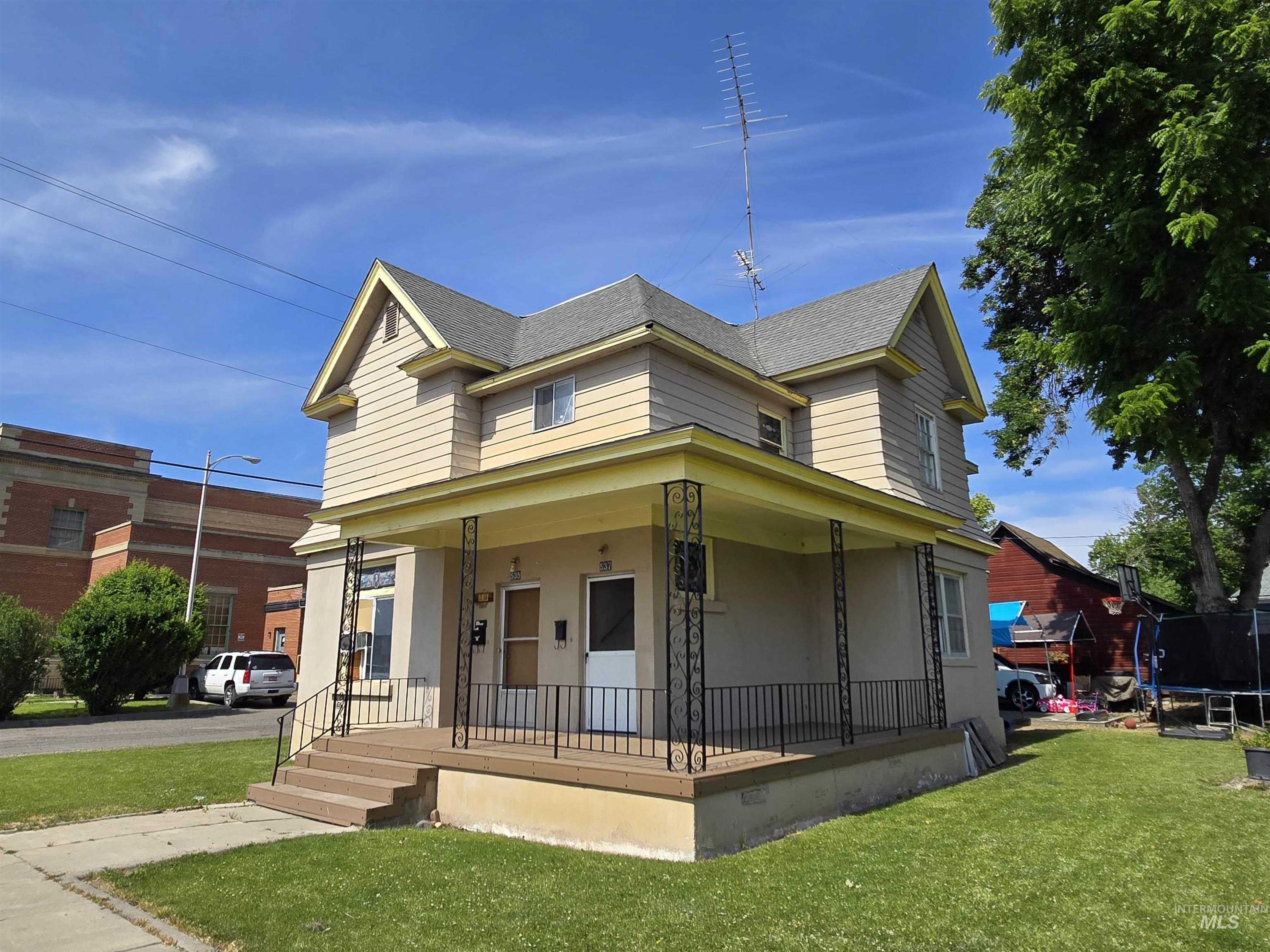 535 & 537 W 1st St, Weiser, Idaho 83672, 2 Bedrooms, 1 Bathroom, Residential Income For Sale, Price $330,000, 98951472