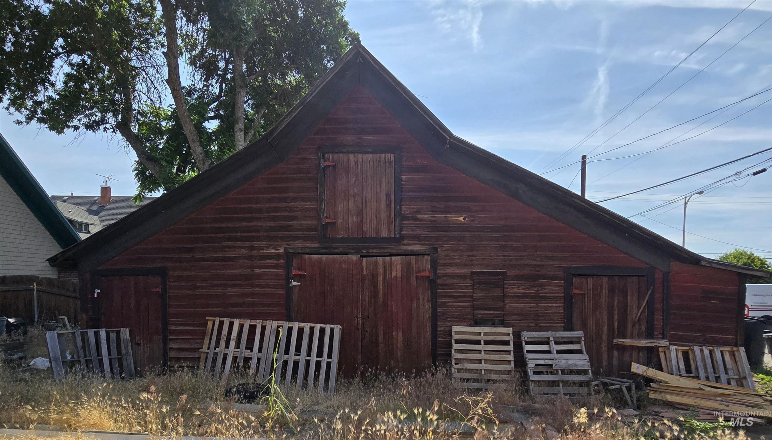 535 & 537 W 1st St, Weiser, Idaho 83672, 2 Bedrooms, 1 Bathroom, Residential Income For Sale, Price $330,000, 98951472