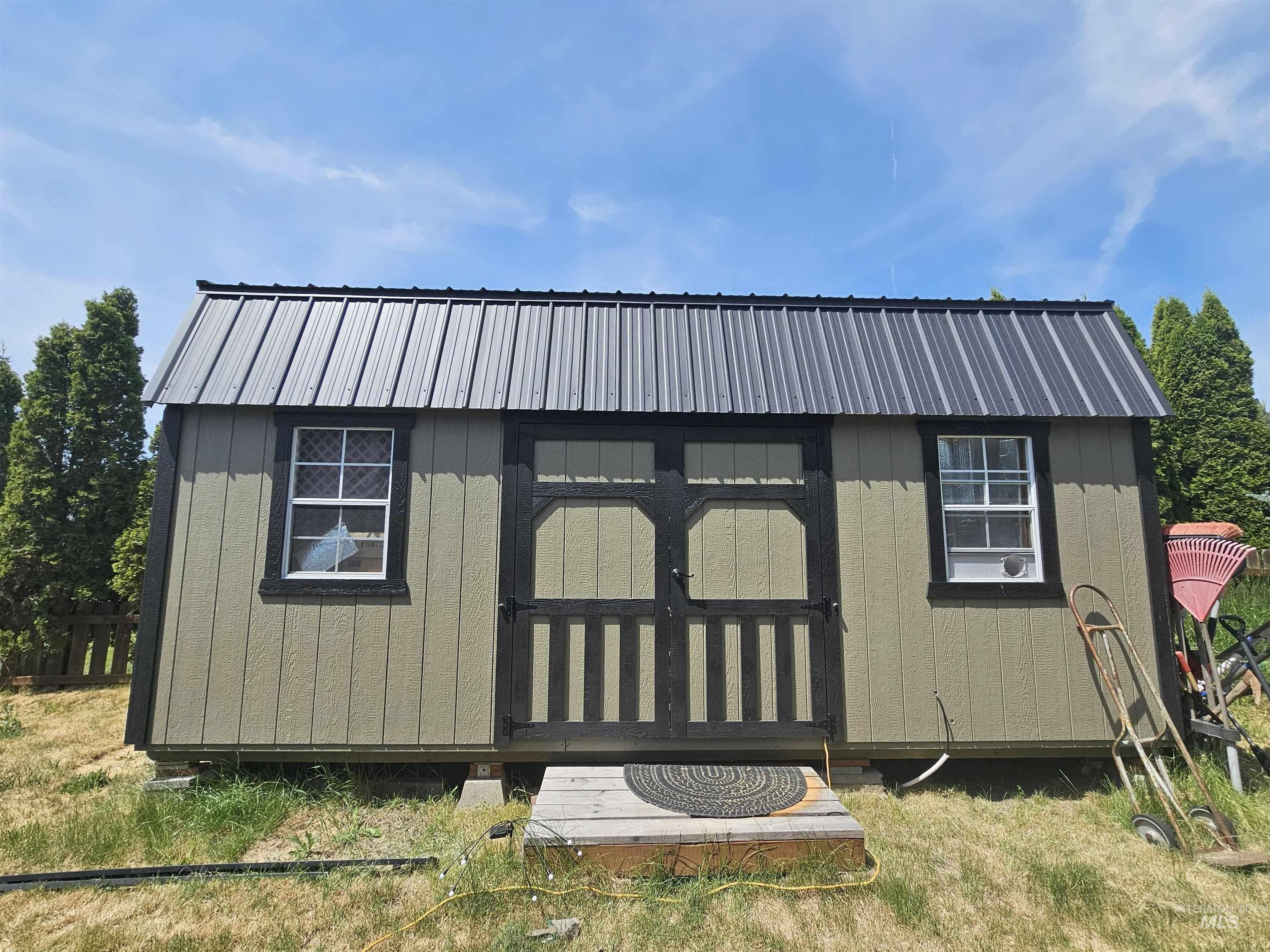 609 N Almon, Moscow, Idaho 83843, 2 Bedrooms, 2 Bathrooms, Residential For Sale, Price $109,000, 98951491