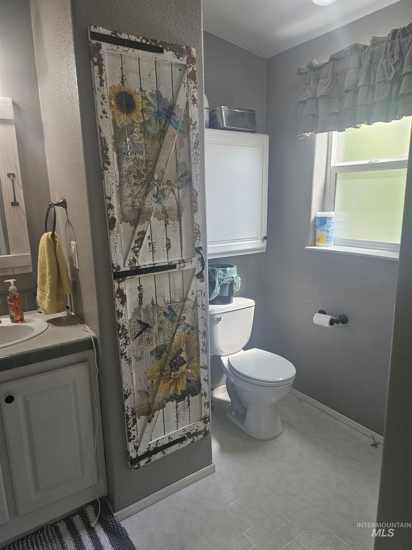 609 N Almon, Moscow, Idaho 83843, 2 Bedrooms, 2 Bathrooms, Residential For Sale, Price $109,000, 98951491