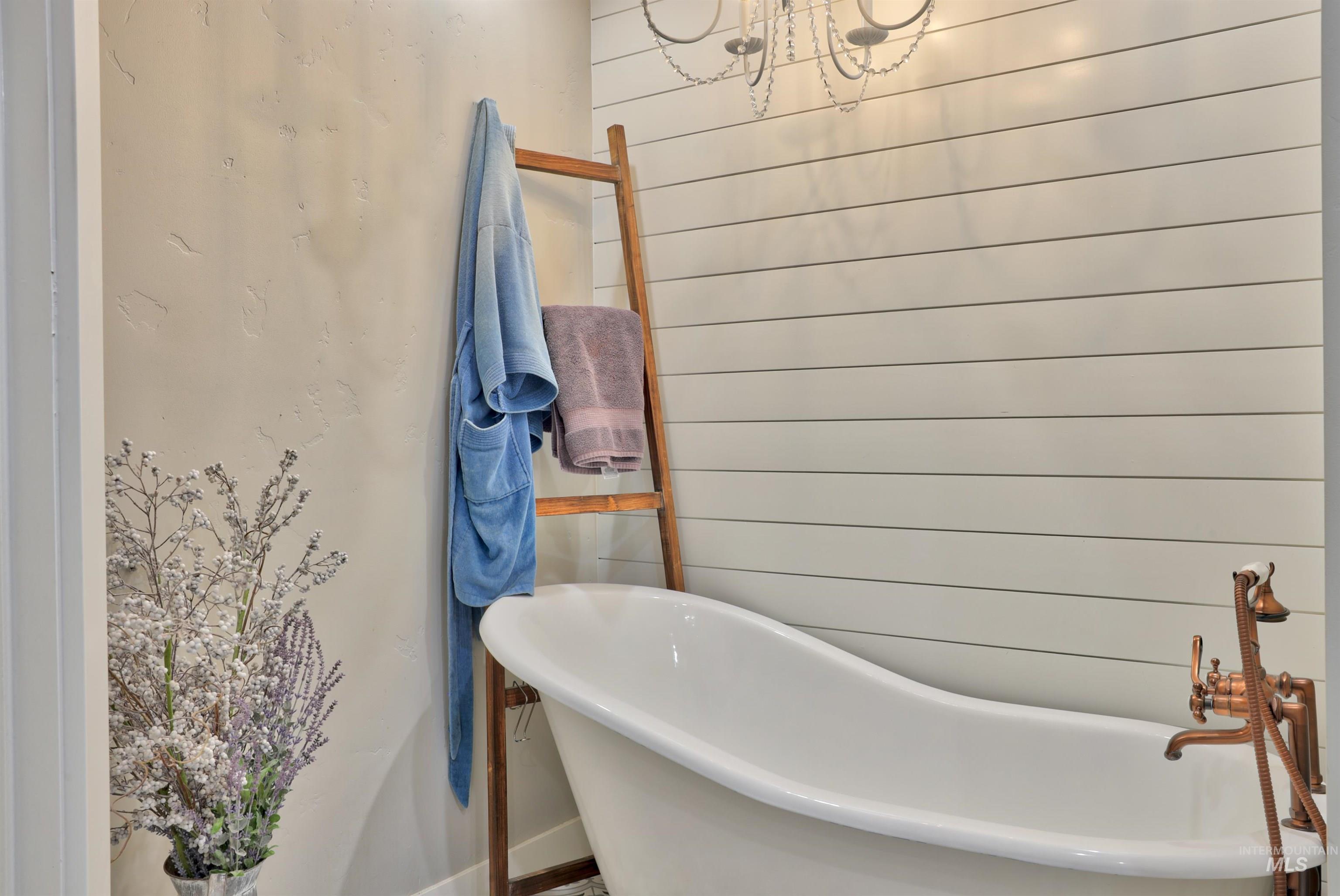 29492 Farmway Rd, Caldwell, Idaho 83607, 4 Bedrooms, 2 Bathrooms, Residential For Sale, Price $700,000, 98951527