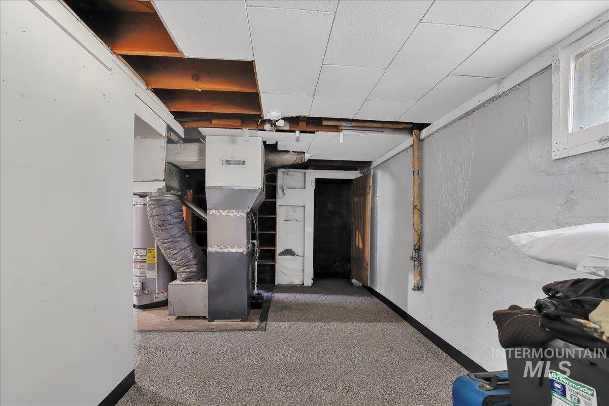 202 E 2nd St, Shoshone, Idaho 83352, 3 Bedrooms, 1 Bathroom, Residential Income For Sale, Price $315,000, 98951573