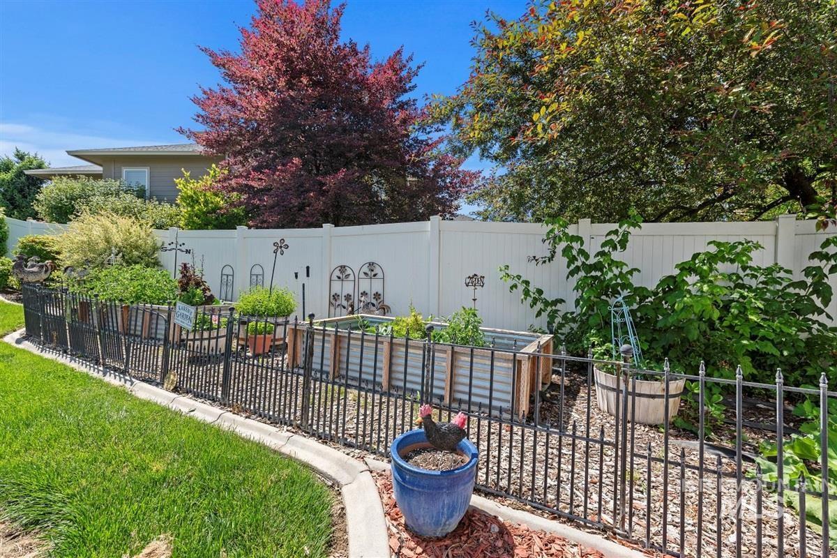 4834 S Fern St, Nampa, Idaho 83686, 5 Bedrooms, 4 Bathrooms, Residential For Sale, Price $725,000, 98951654