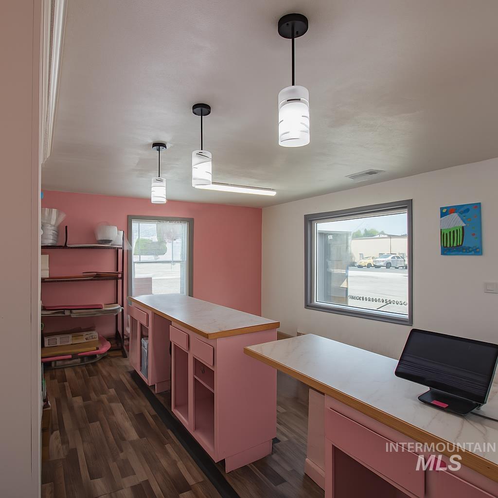 220 S Iowa Avenue, Fruitland, Idaho 83619, Business/Commercial For Sale, Price $229,900, 98951678