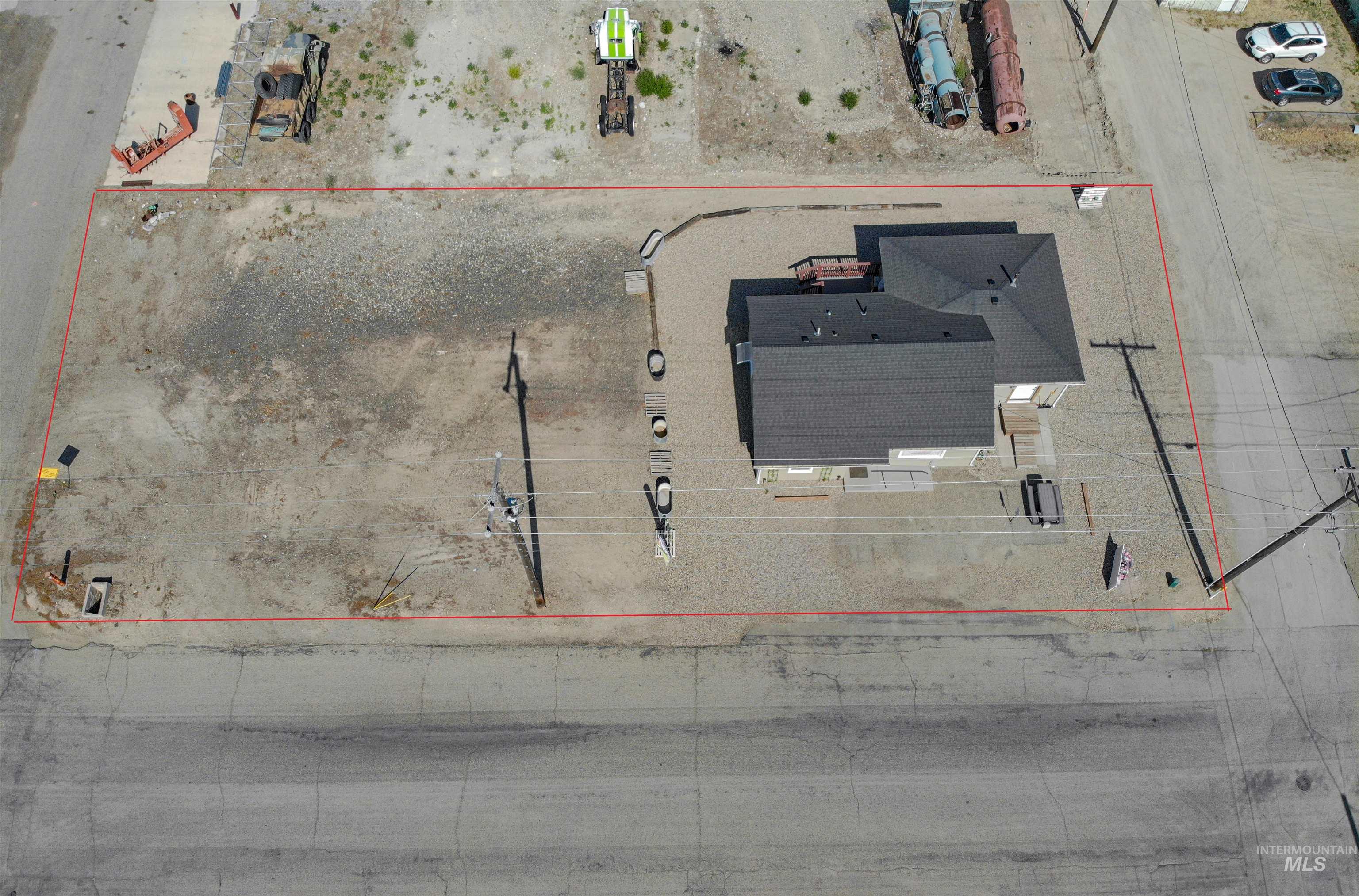 Approximate property boundaries highlighted