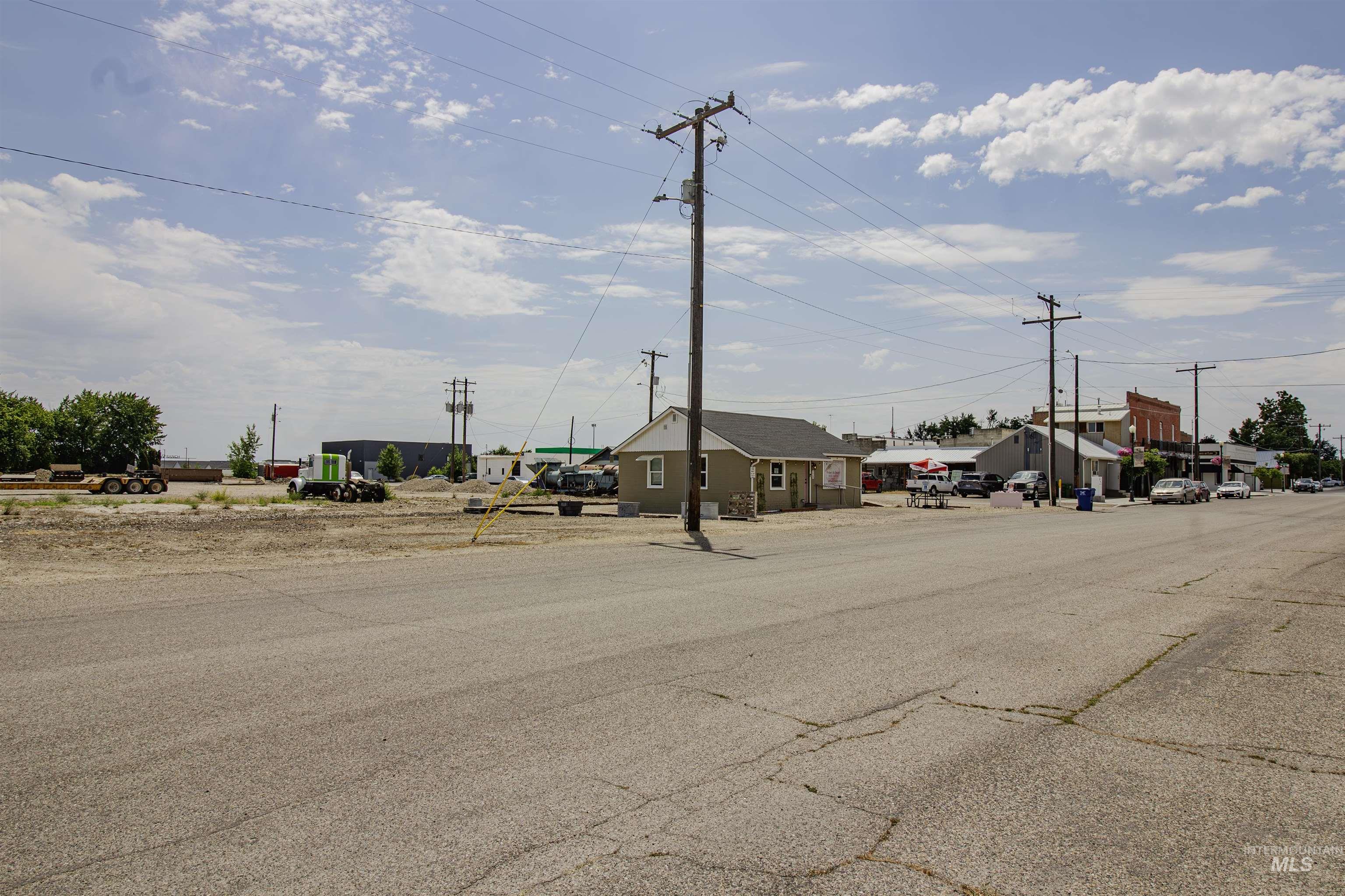 220 S Iowa Avenue, Fruitland, Idaho 83619, Business/Commercial For Sale, Price $229,900, 98951678