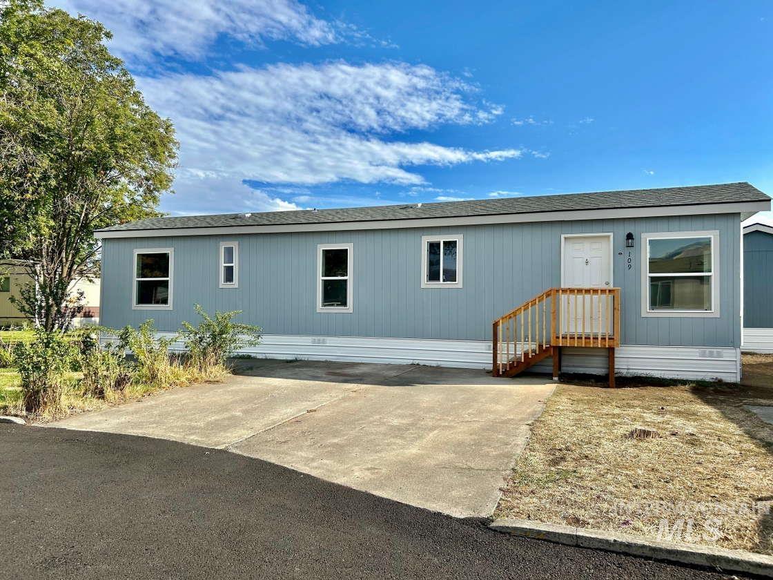 2015 6th Ave, Clarkston, Washington 99403, 2 Bedrooms, 1 Bathroom, Residential For Sale, Price $104,892, 98951707