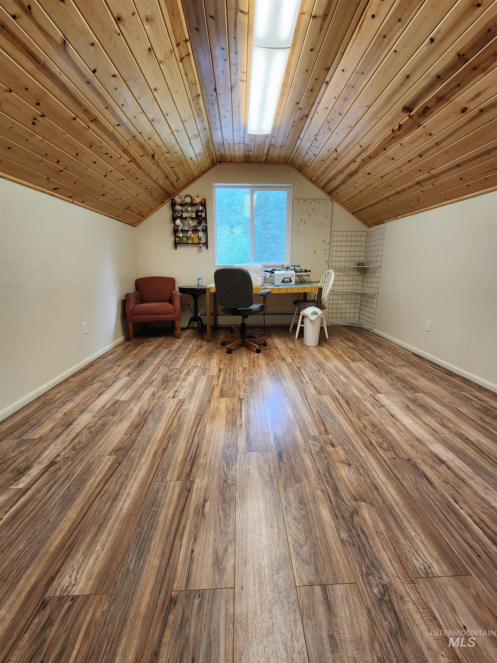 2055 N Pine Featherville Rd, Featherville, Idaho 83647, 2 Bedrooms, 1 Bathroom, Residential For Sale, Price $490,000, 98951742