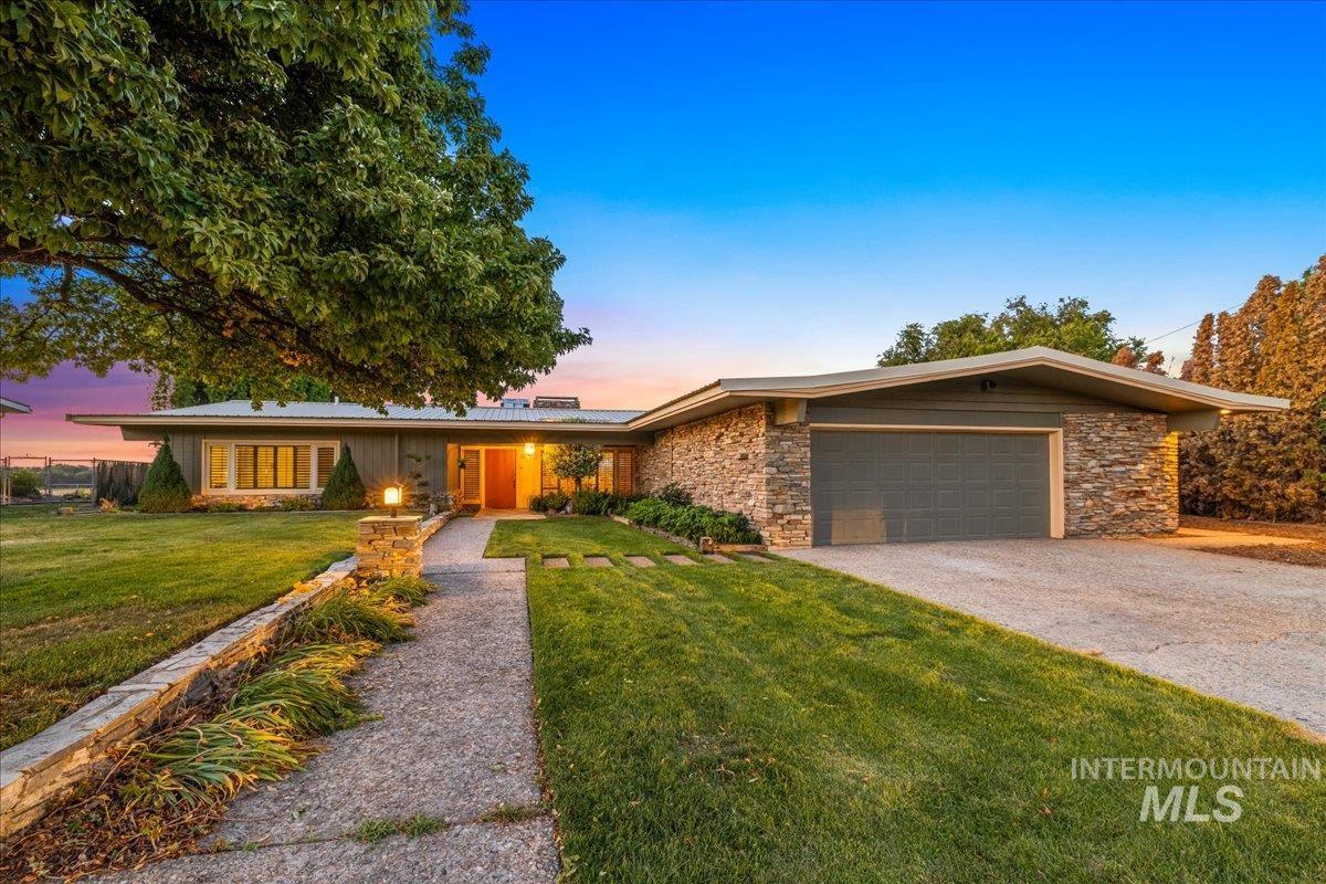 2401 Terrace Drive, Caldwell, Idaho 83605, 2 Bedrooms, 3 Bathrooms, Residential For Sale, Price $629,000, 98951766