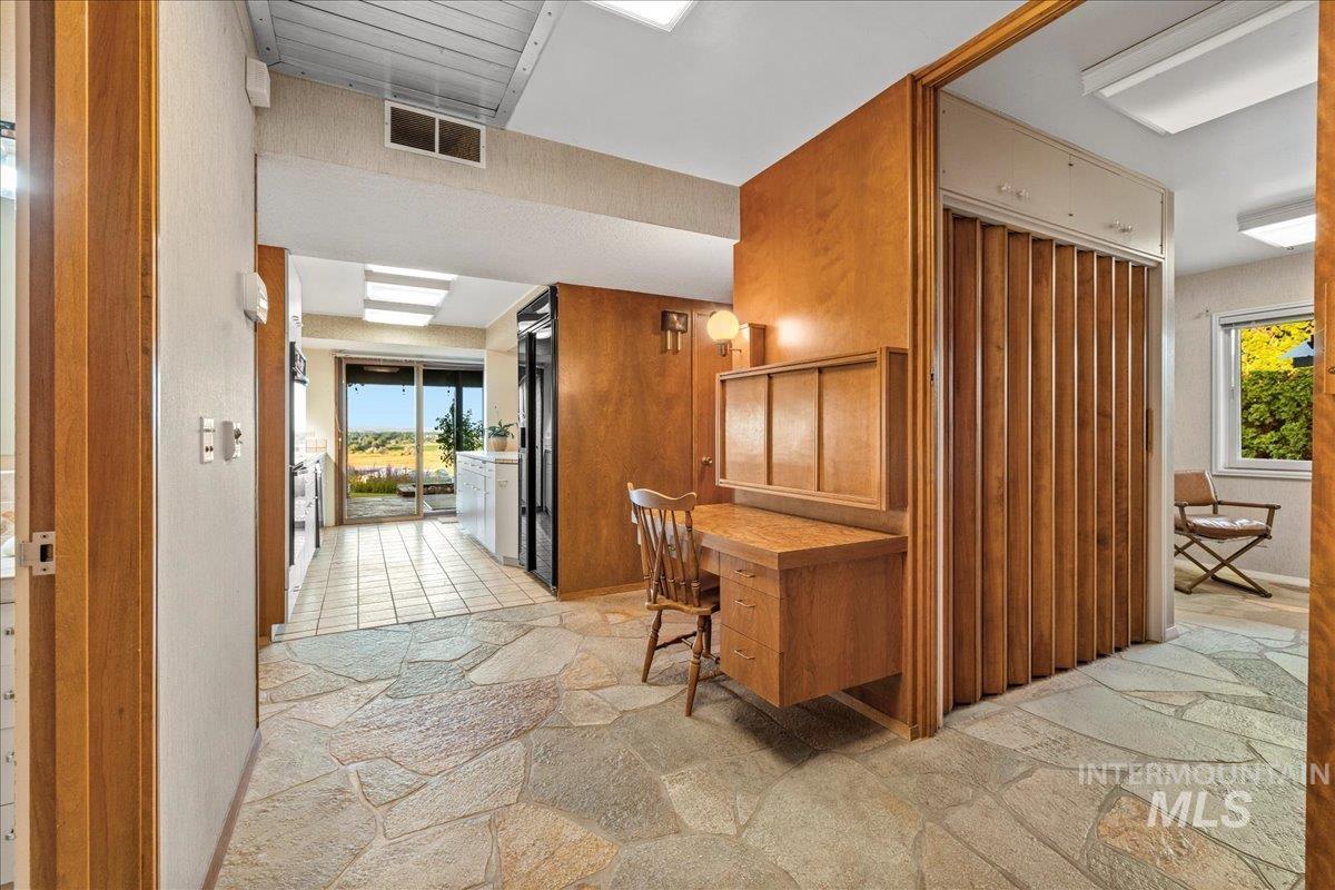 2401 Terrace Drive, Caldwell, Idaho 83605, 2 Bedrooms, 3 Bathrooms, Residential For Sale, Price $629,000, 98951766