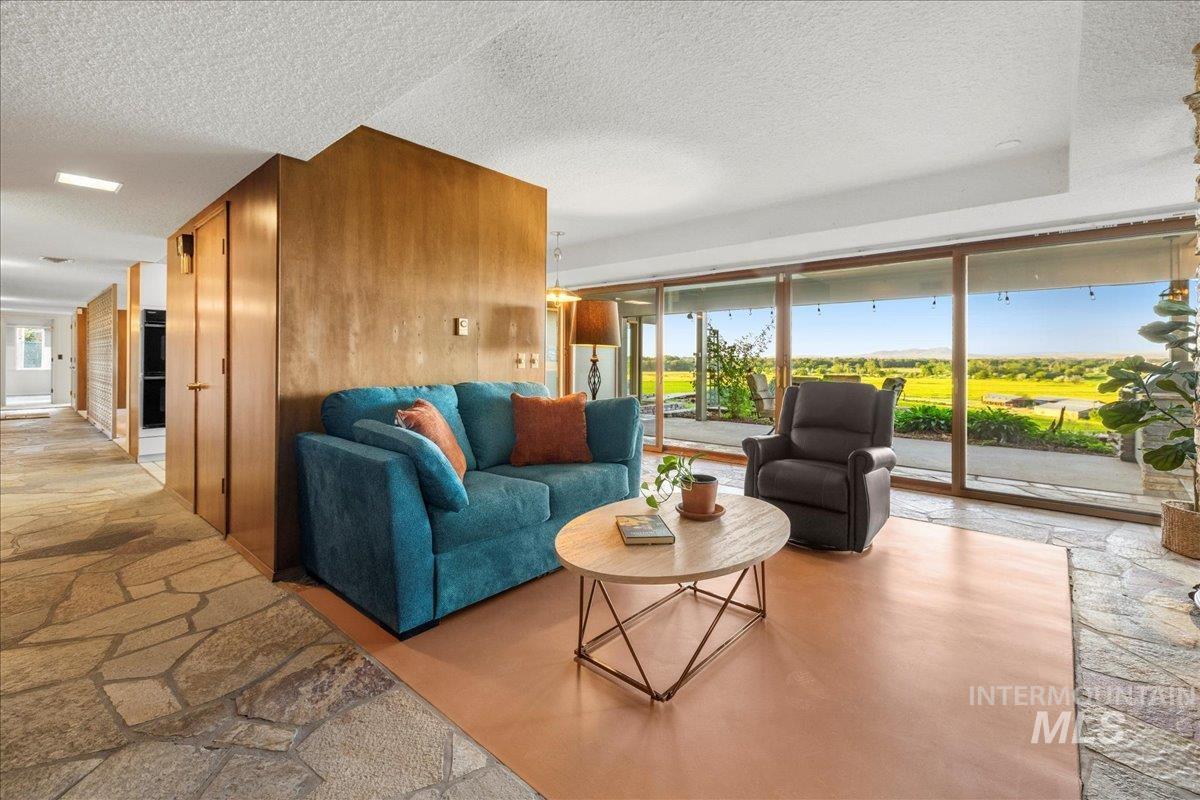 2401 Terrace Drive, Caldwell, Idaho 83605, 2 Bedrooms, 3 Bathrooms, Residential For Sale, Price $629,000, 98951766