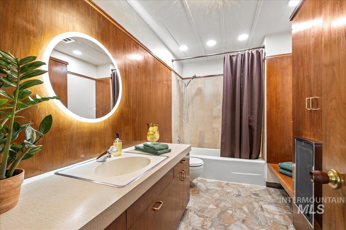 2401 Terrace Drive, Caldwell, Idaho 83605, 2 Bedrooms, 3 Bathrooms, Residential For Sale, Price $629,000, 98951766