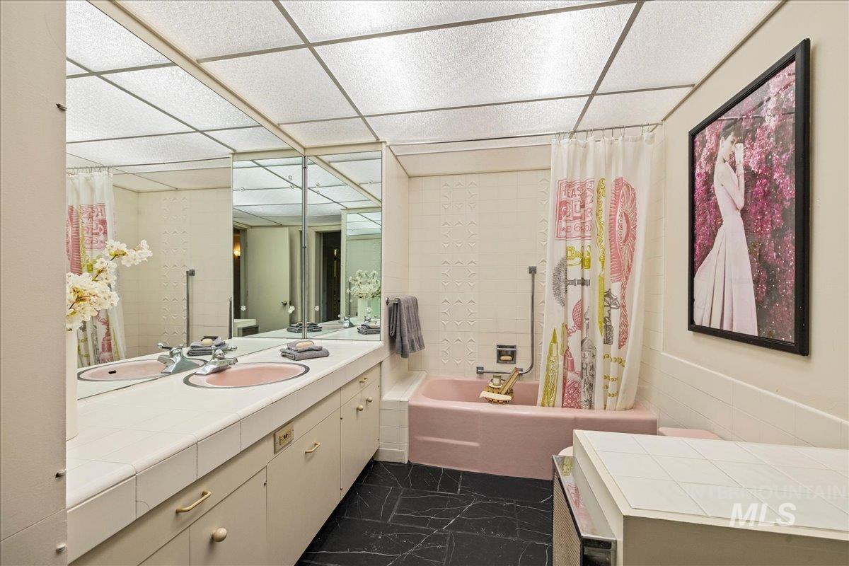 2401 Terrace Drive, Caldwell, Idaho 83605, 2 Bedrooms, 3 Bathrooms, Residential For Sale, Price $629,000, 98951766