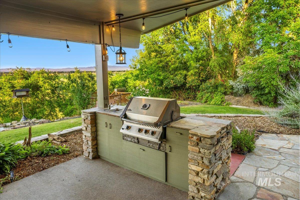 2401 Terrace Drive, Caldwell, Idaho 83605, 2 Bedrooms, 3 Bathrooms, Residential For Sale, Price $629,000, 98951766