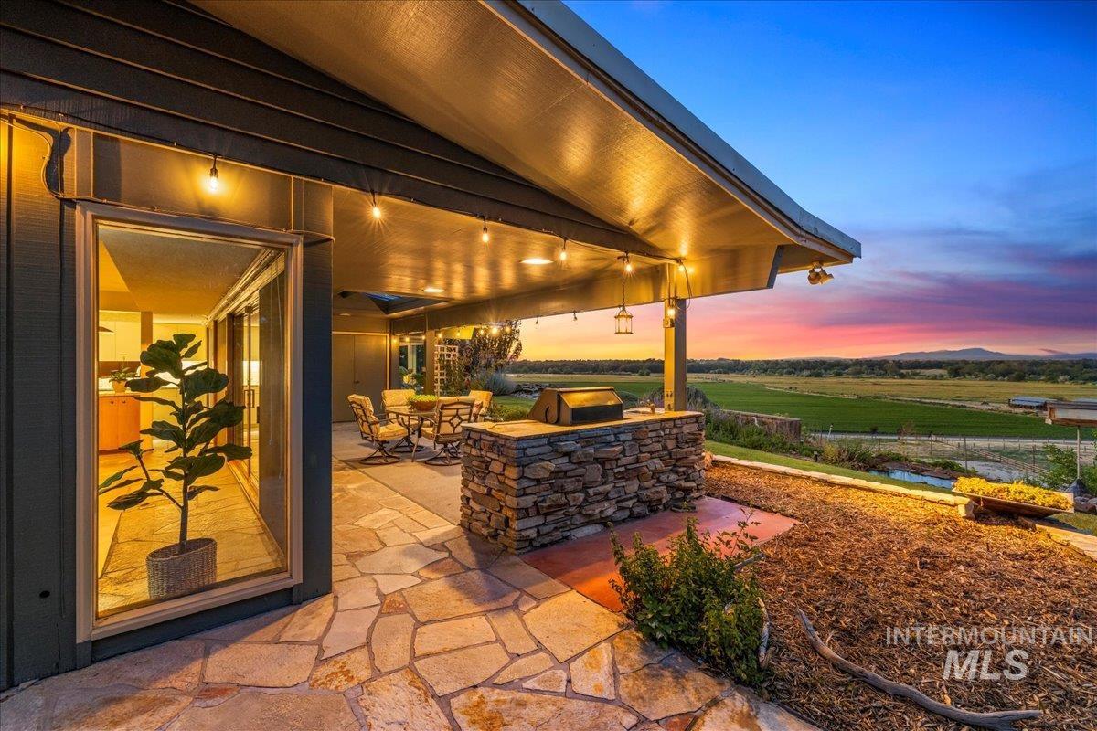 2401 Terrace Drive, Caldwell, Idaho 83605, 2 Bedrooms, 3 Bathrooms, Residential For Sale, Price $629,000, 98951766