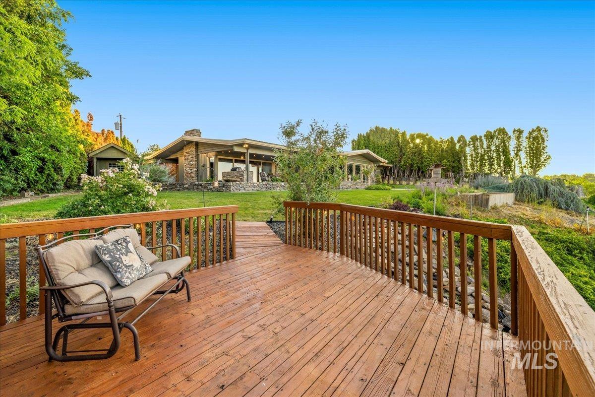 2401 Terrace Drive, Caldwell, Idaho 83605, 2 Bedrooms, 3 Bathrooms, Residential For Sale, Price $629,000, 98951766