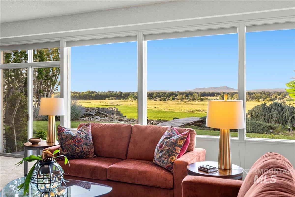 2401 Terrace Drive, Caldwell, Idaho 83605, 2 Bedrooms, 3 Bathrooms, Residential For Sale, Price $629,000, 98951766