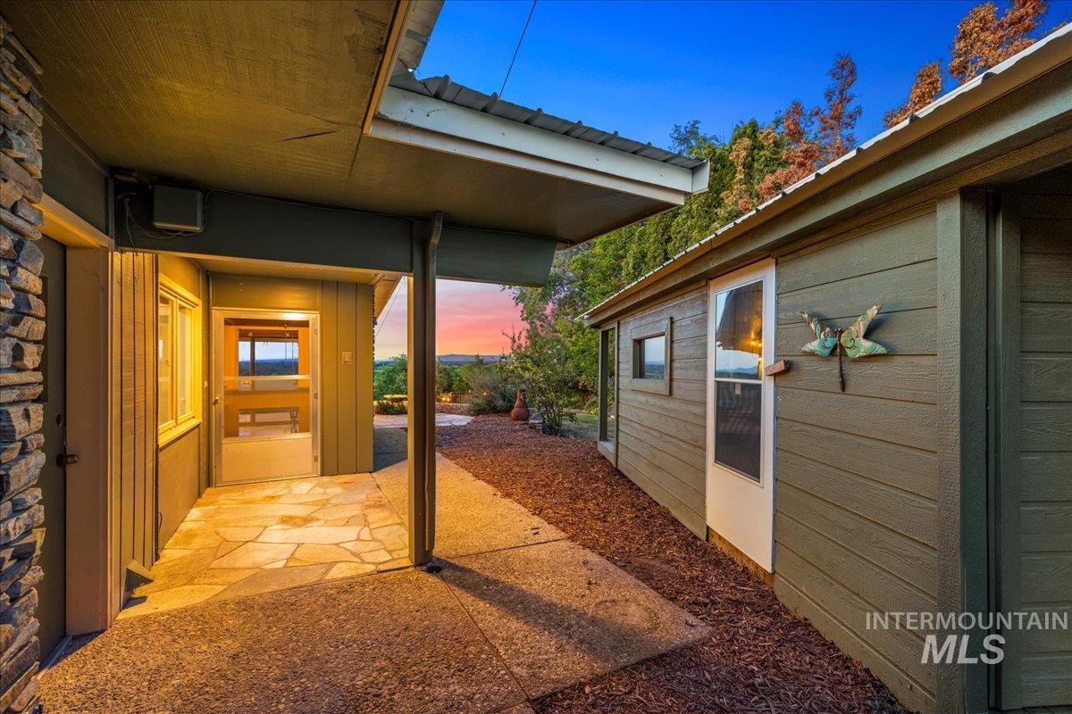 2401 Terrace Drive, Caldwell, Idaho 83605, 2 Bedrooms, 3 Bathrooms, Residential For Sale, Price $629,000, 98951766