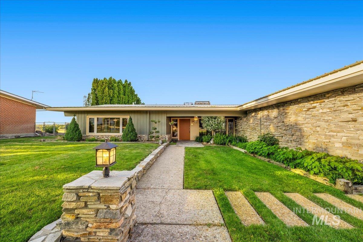 2401 Terrace Drive, Caldwell, Idaho 83605, 2 Bedrooms, 3 Bathrooms, Residential For Sale, Price $629,000, 98951766