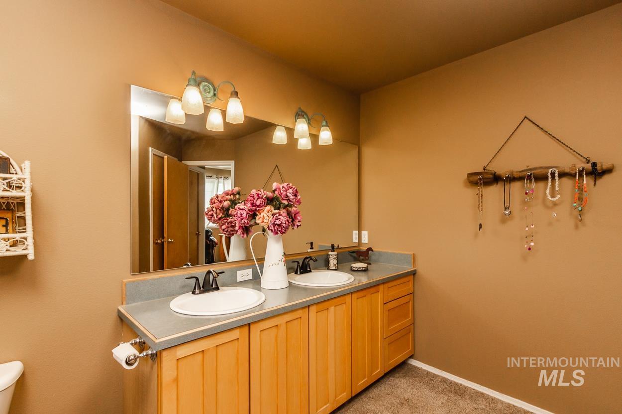 16973 S Vista Ave, Kuna, Idaho 83634, 3 Bedrooms, 2.5 Bathrooms, Residential For Sale, Price $3,995,000, 98951984