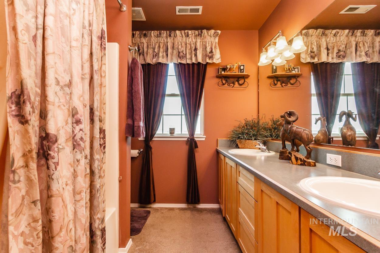 16973 S Vista Ave, Kuna, Idaho 83634, 3 Bedrooms, 2.5 Bathrooms, Residential For Sale, Price $3,995,000, 98951984