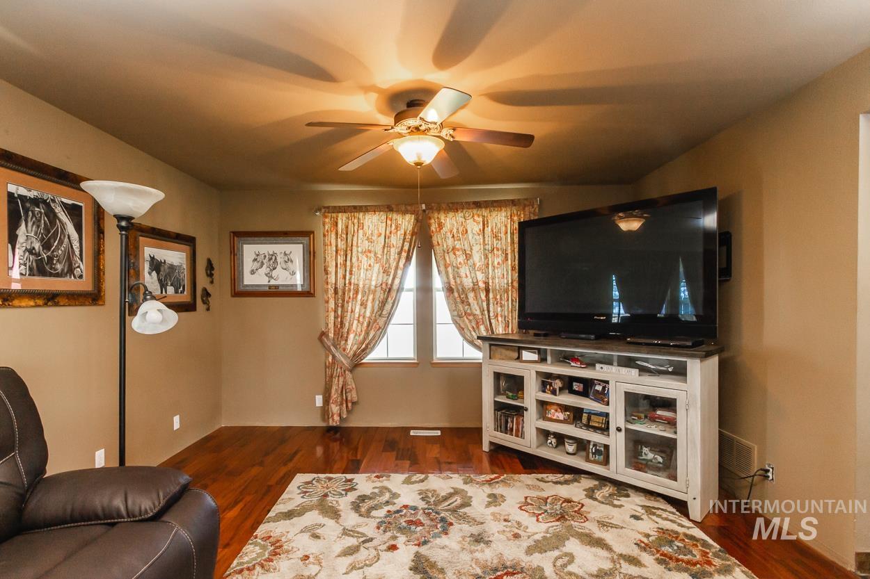 16973 S Vista Ave, Kuna, Idaho 83634, 3 Bedrooms, 2.5 Bathrooms, Farm & Ranch For Sale, Price $3,995,000, 98951985