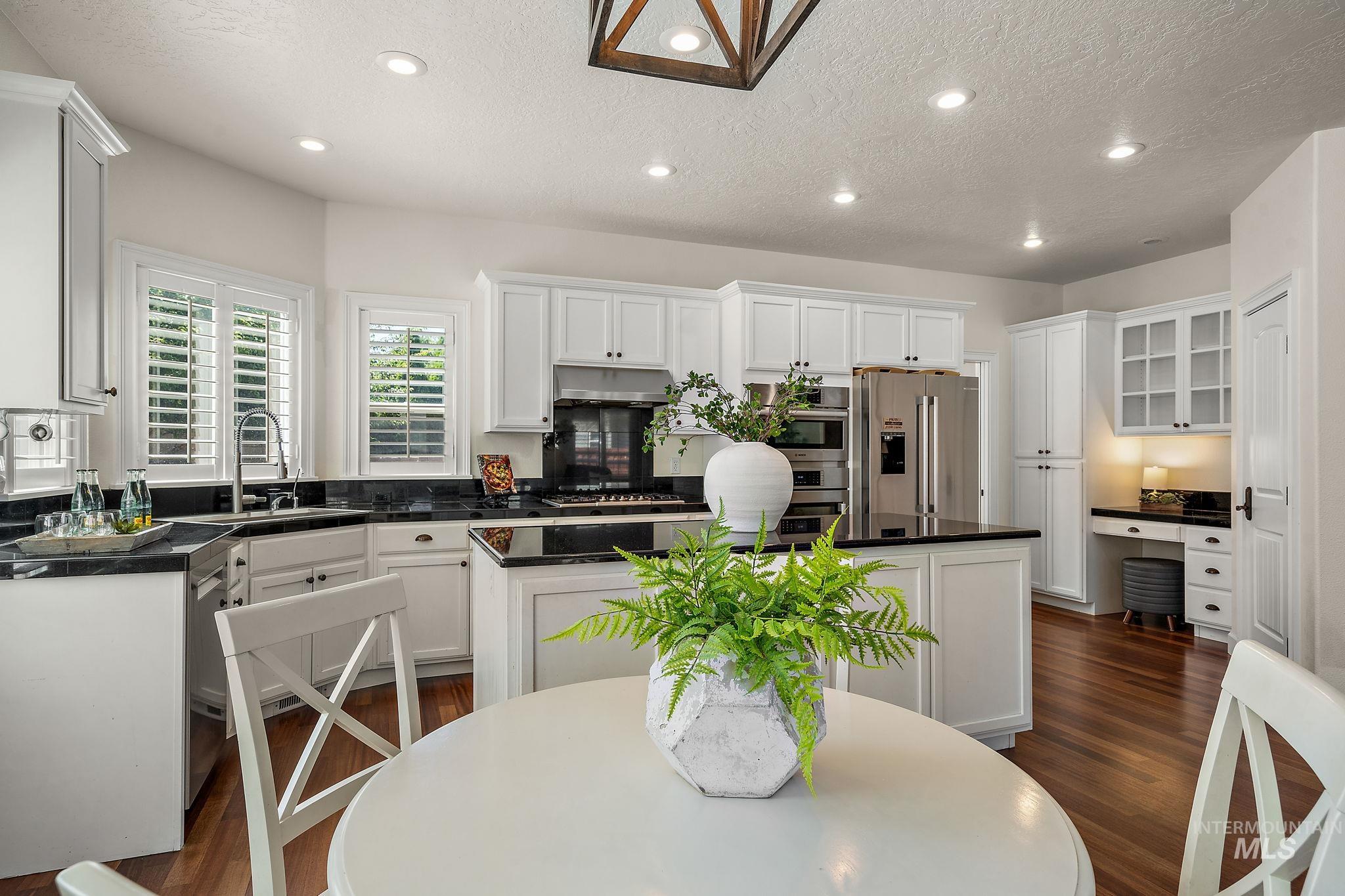 5742 N Black Sand Ave, Meridian, Idaho 83646, 6 Bedrooms, 4 Bathrooms, Residential For Sale, Price $940,000,MLS 98953977