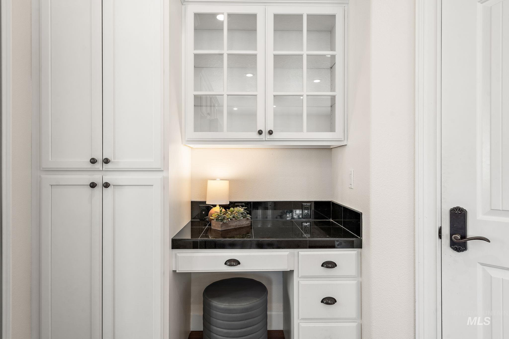 5742 N Black Sand Ave, Meridian, Idaho 83646, 6 Bedrooms, 4 Bathrooms, Residential For Sale, Price $940,000,MLS 98953977