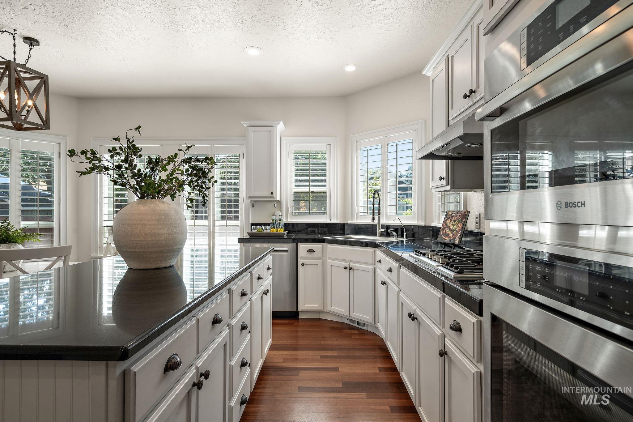 5742 N Black Sand Ave, Meridian, Idaho 83646, 6 Bedrooms, 4 Bathrooms, Residential For Sale, Price $940,000,MLS 98953977