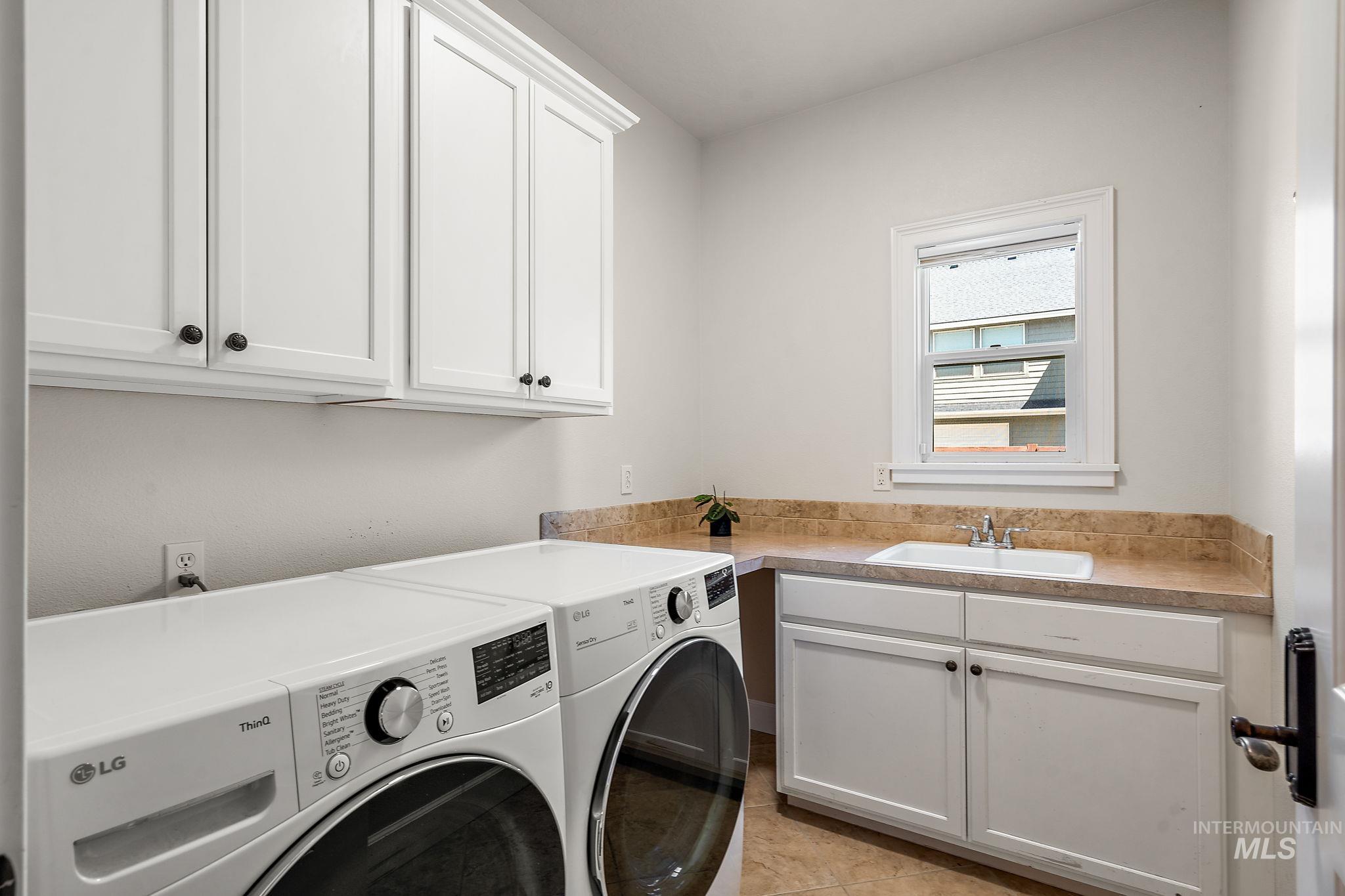 5742 N Black Sand Ave, Meridian, Idaho 83646, 6 Bedrooms, 4 Bathrooms, Residential For Sale, Price $940,000,MLS 98953977