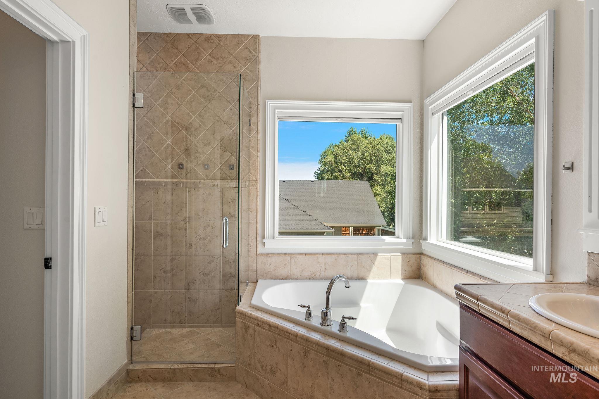 5742 N Black Sand Ave, Meridian, Idaho 83646, 6 Bedrooms, 4 Bathrooms, Residential For Sale, Price $940,000,MLS 98953977