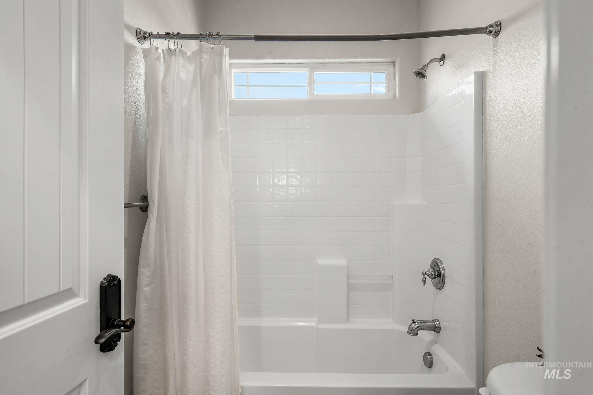 5742 N Black Sand Ave, Meridian, Idaho 83646, 6 Bedrooms, 4 Bathrooms, Residential For Sale, Price $940,000,MLS 98953977