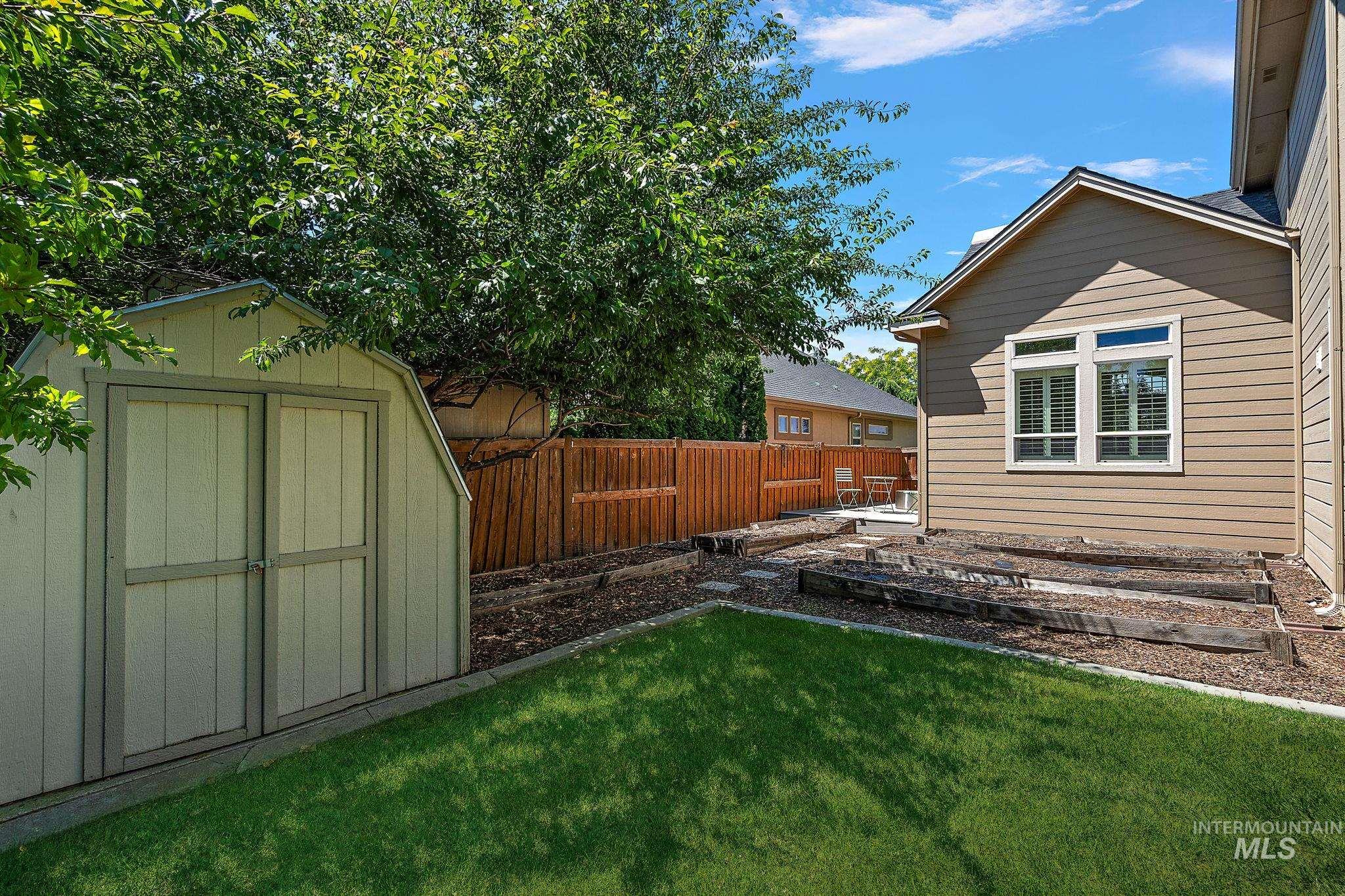 5742 N Black Sand Ave, Meridian, Idaho 83646, 6 Bedrooms, 4 Bathrooms, Residential For Sale, Price $940,000,MLS 98953977