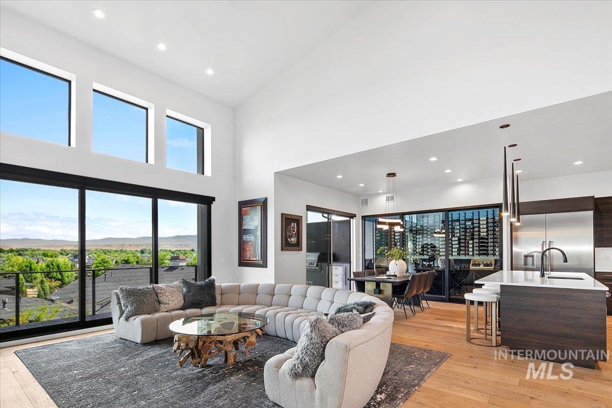 752 Ashbourne Ln., Eagle, Idaho 83616, 4 Bedrooms, 4 Bathrooms, Residential For Sale, Price $1,699,000,MLS 98953978