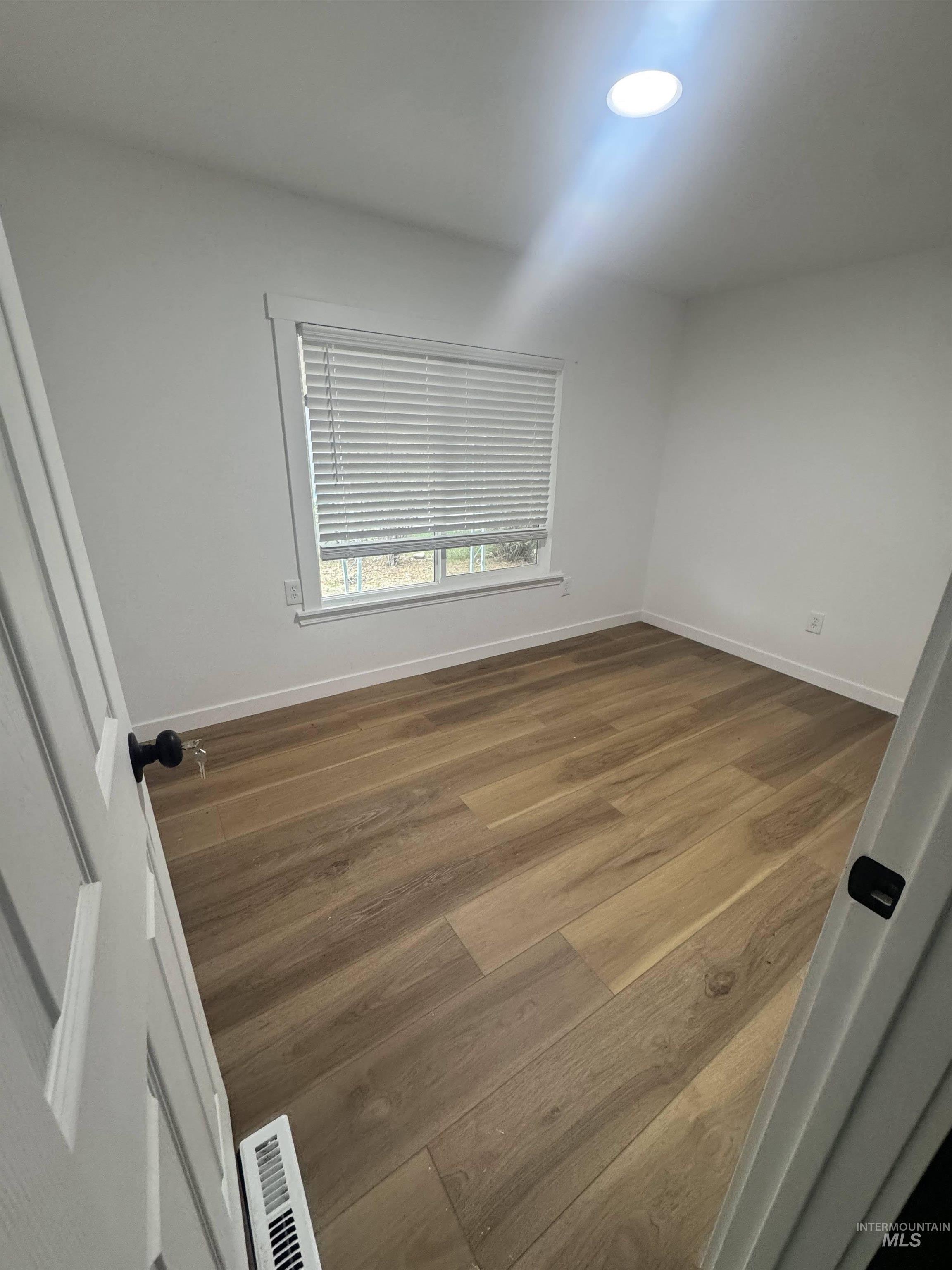 621 N Timathy, Boise, Idaho 83713, 3 Bedrooms, 2 Bathrooms, Residential For Sale, Price $105,000,MLS 98954158