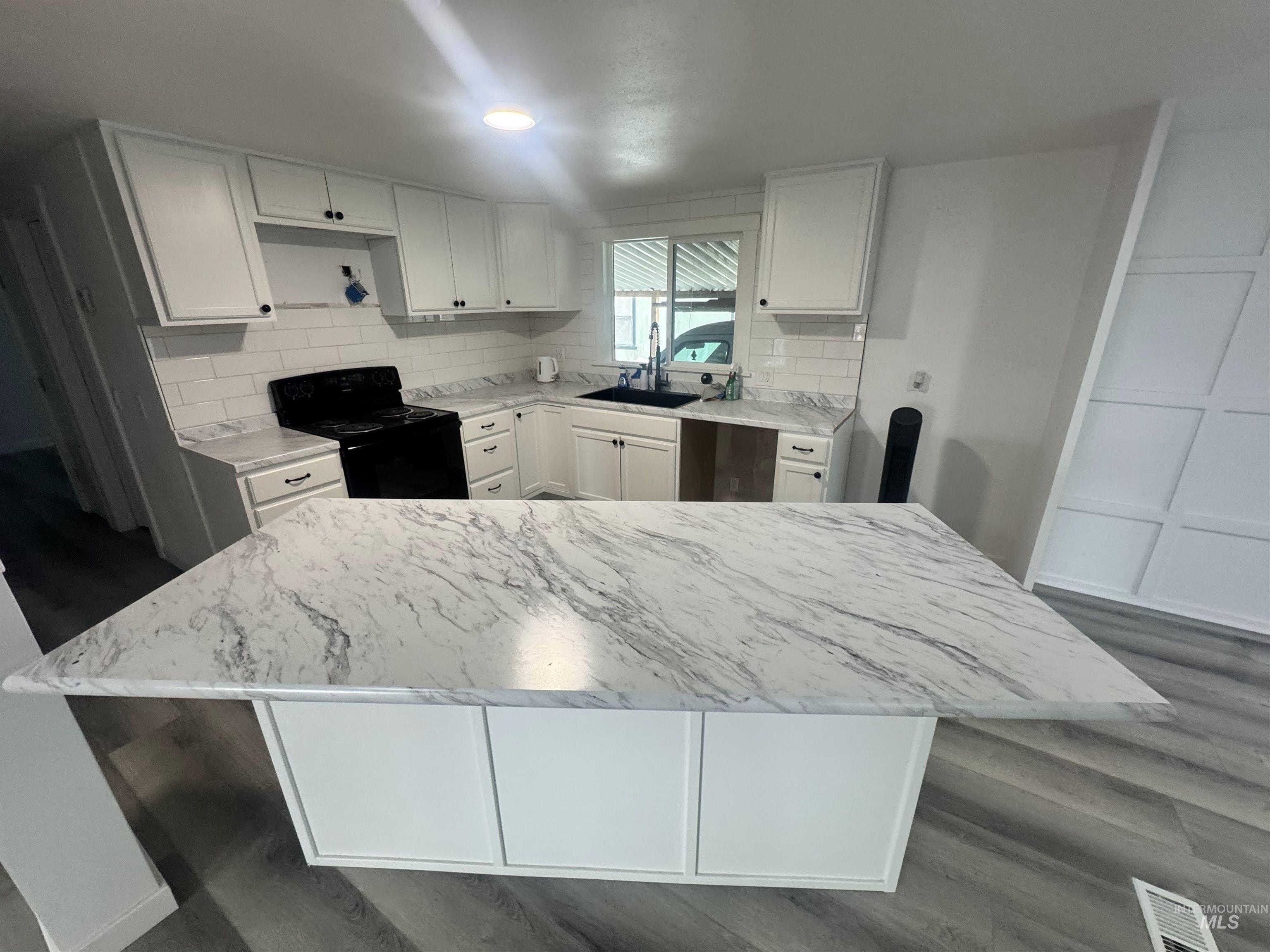 621 N Timathy, Boise, Idaho 83713, 3 Bedrooms, 2 Bathrooms, Residential For Sale, Price $105,000,MLS 98954158